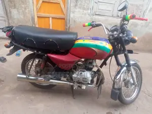 Bajaj Boxer 100 2022 Red