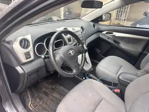 Toyota Matrix S Hatchback AWD (2.4L 4cyl 4A) 2011 Gray