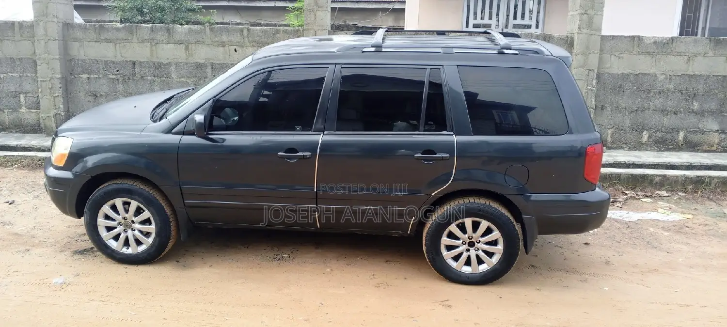 Honda Pilot 2005 Gray