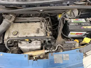 Ford Galaxy 2000 Blue