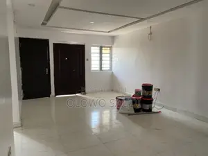 3bdrm Block of Flats in Adeba, Lakowe for rent