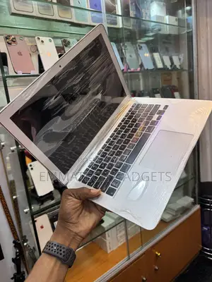 Desktop Computer Apple 8GB Intel Core i5 SSD 256GB