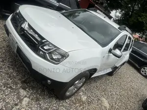 Renault Duster 2015 White