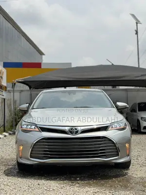 Toyota Avalon Limited FWD Sedan (3.6L 6cyl 6A) 2016 Silver