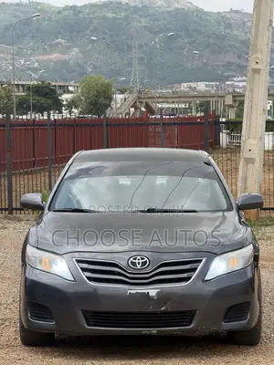 Toyota Camry LE 4dr Sedan (2.5L 4cyl 6AM) 2010 Gray