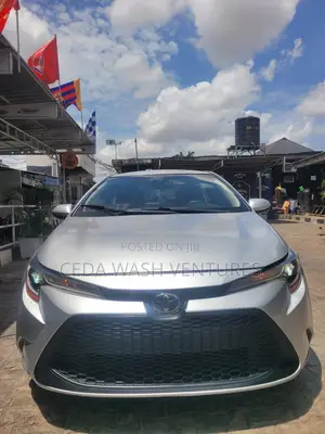 Toyota Corolla LE (1.8L 4cyl 2A) 2019 Silver
