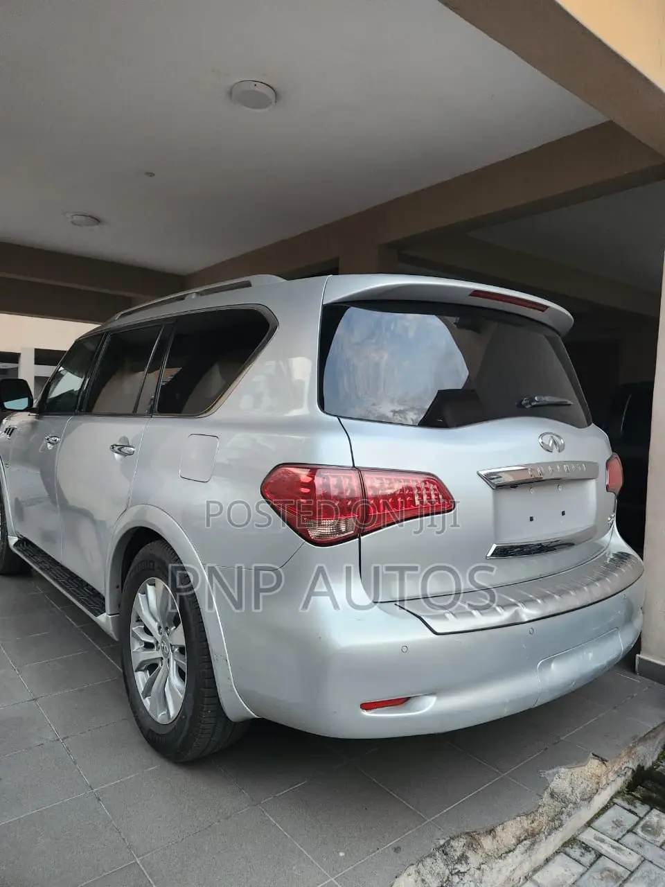Infiniti QX80 2017 Silver