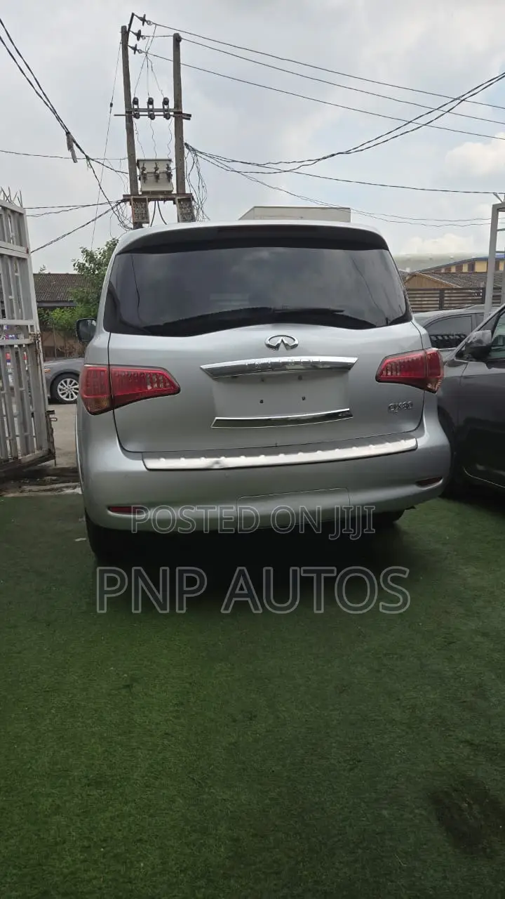 Infiniti QX80 2017 Silver