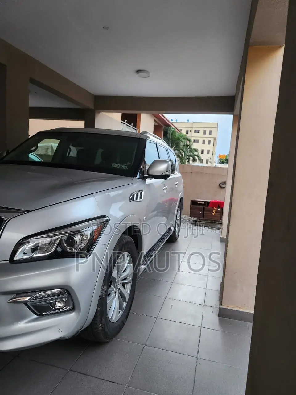 Infiniti QX80 2017 Silver
