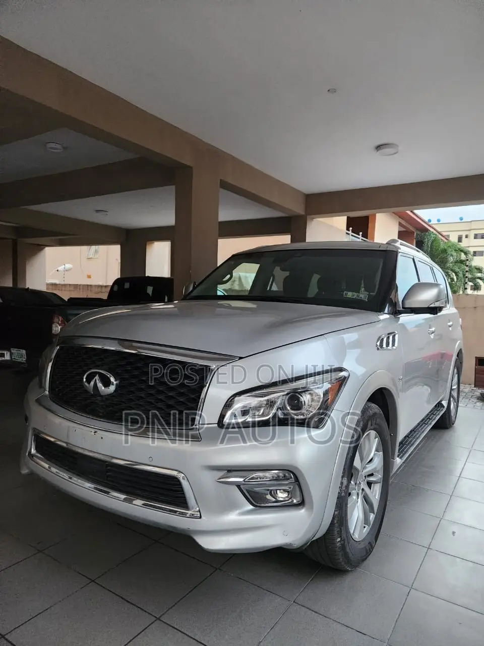 Infiniti QX80 2017 Silver
