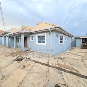 3bdrm Block of Flats in Apata for rent
