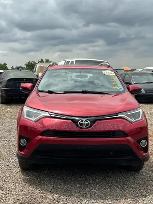 Toyota RAV4 XLE 4dr SUV (2.5L 4cyl 6A) 2018 Red