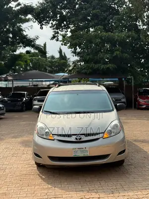 Toyota Sienna LE 2008 Gray