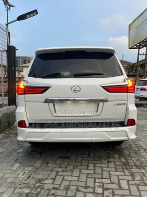Lexus LX 2017 White