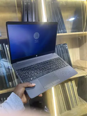 Laptop HP 255 G8 8GB AMD Ryzen 5 SSD 256GB