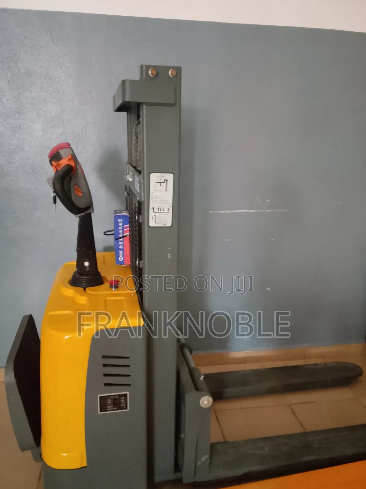 Electric Stacker 2ton