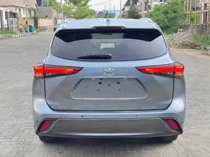 Toyota Highlander Limited FWD 2020 Blue
