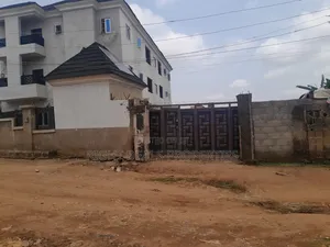 Land for Sale 800sqm in Dawaki