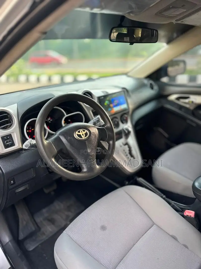Toyota Matrix 2010 Silver