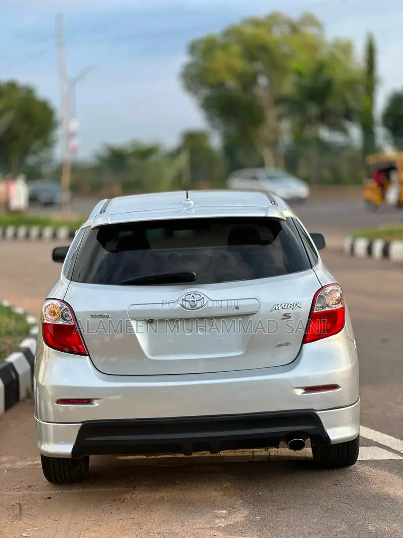 Toyota Matrix 2010 Silver