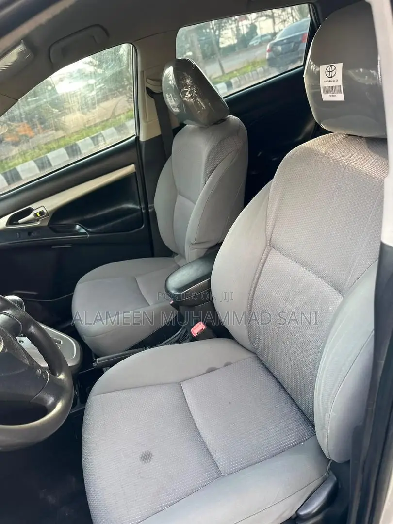 Toyota Matrix 2010 Silver