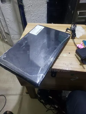 Laptop Toshiba Satellite C50 4GB Intel Core i3 HDD 320GB