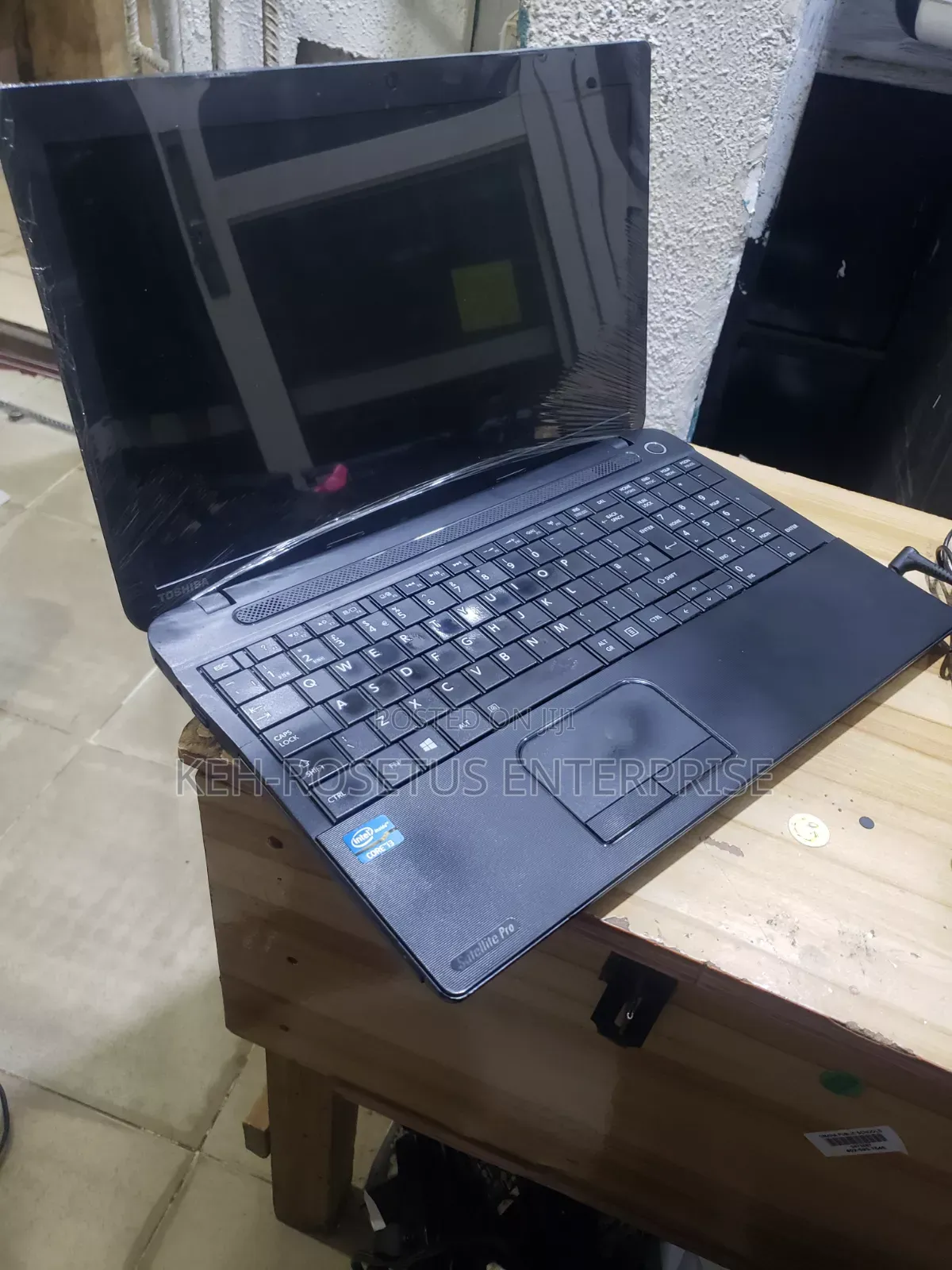 Laptop Toshiba Satellite C50 4GB Intel Core i3 HDD 320GB