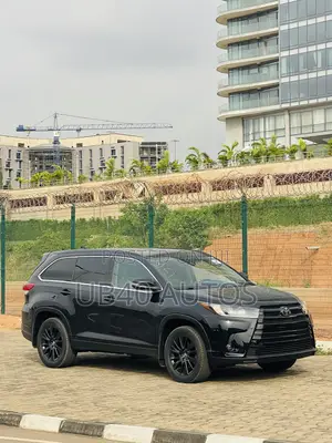 Toyota Highlander SE 2019 Black
