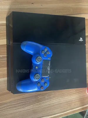 Play Station 4