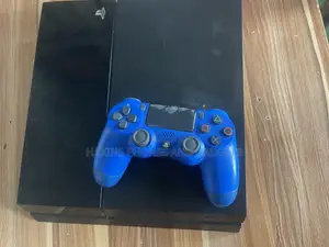 Play Station 4