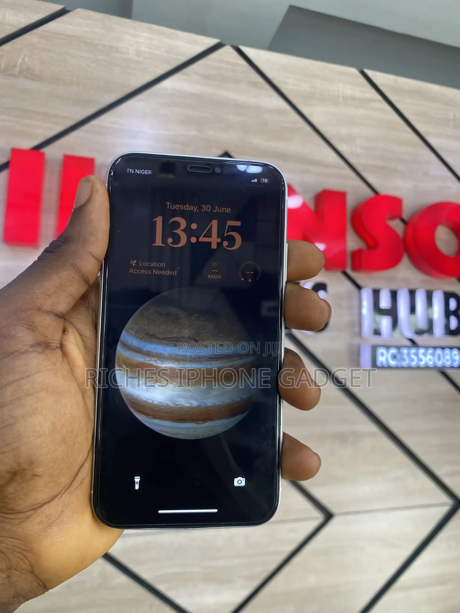 Apple iPhone XR 64 GB White