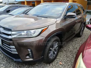 Toyota Highlander 2018 Brown