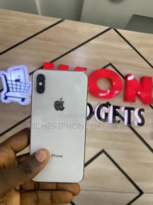 Apple iPhone X 64 GB White
