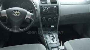 Toyota Corolla 2010 White