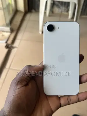 Apple iPhone 16e 128 GB White