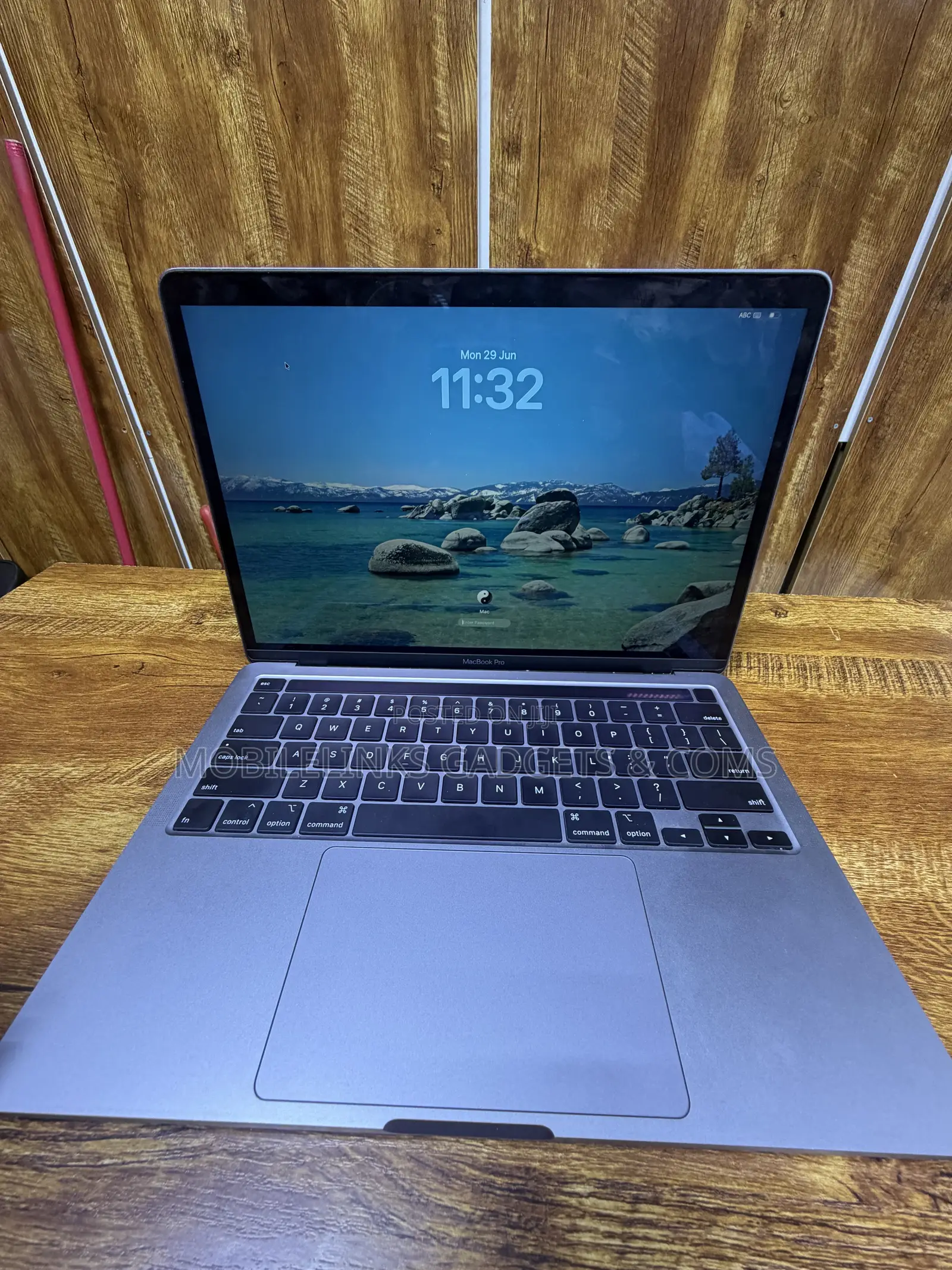 Laptop Apple MacBook Pro 2020 32GB Intel Core i7 SSD 1T