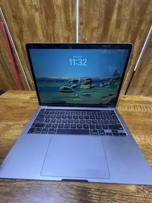 Laptop Apple MacBook Pro 2020 32GB Intel Core i7 SSD 1T