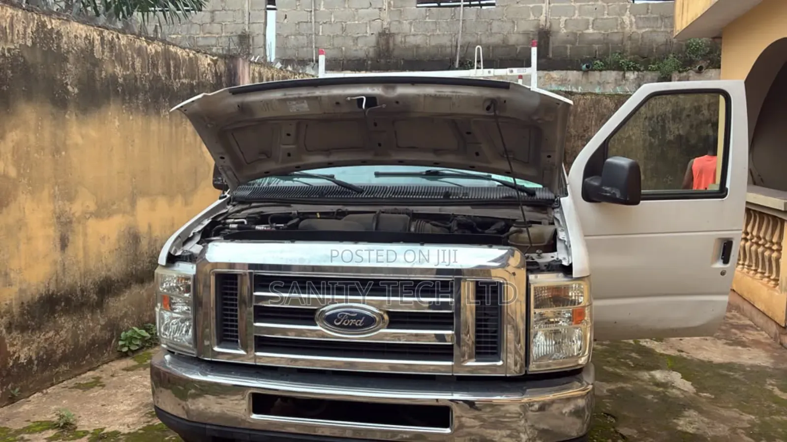 Ford E250 2013 White