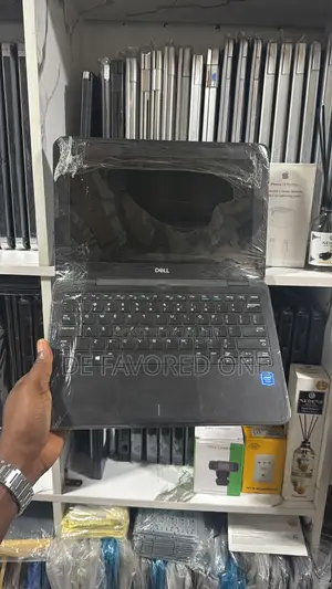 Laptop Dell Latitude 3190 4GB Intel Pentium SSD 128GB
