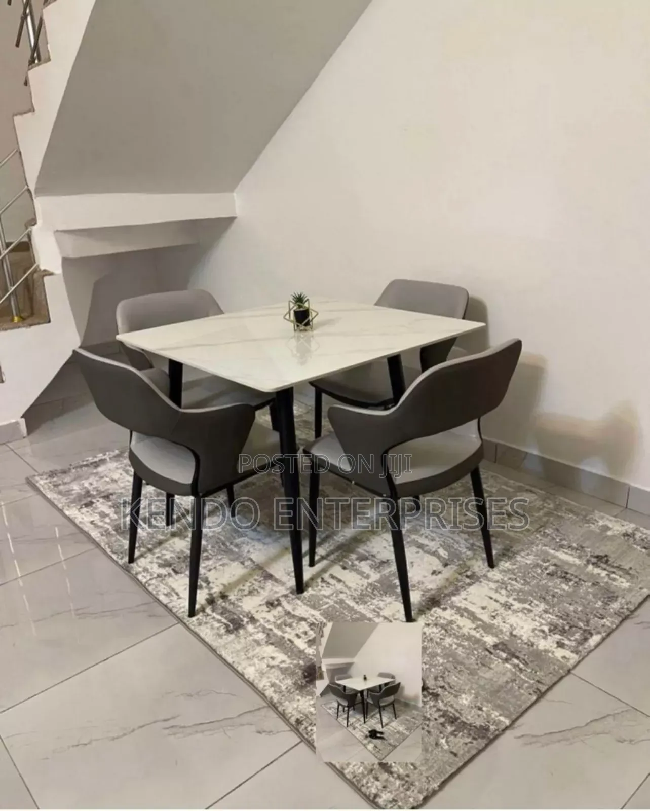 Quality 4 Seaters Dinning Table