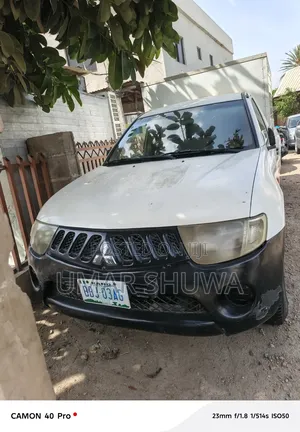 Mitsubishi L200 2011 White