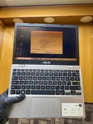 Laptop Asus VivoBook E12 E203NA 4GB Intel Celeron SSD 128GB