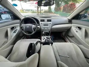 Toyota Camry LE 4dr Sedan (2.5L 4cyl 6AM) 2010 Gray