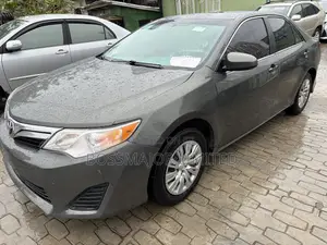 Toyota Camry LE 4dr Sedan (2.5L 4cyl 6A) 2012