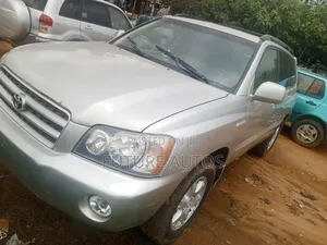 Toyota Highlander 2004 Silver