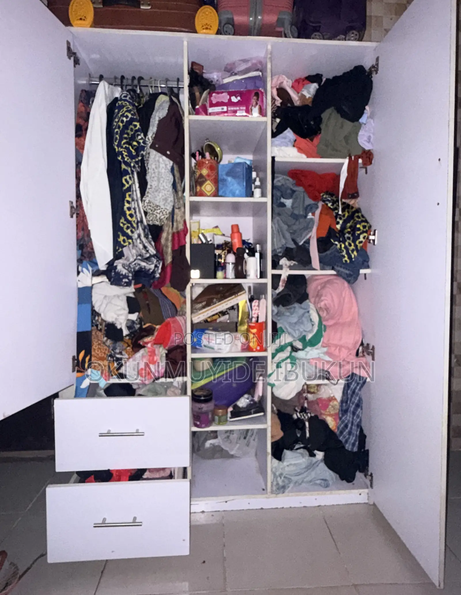 Wardrobe With Mirror