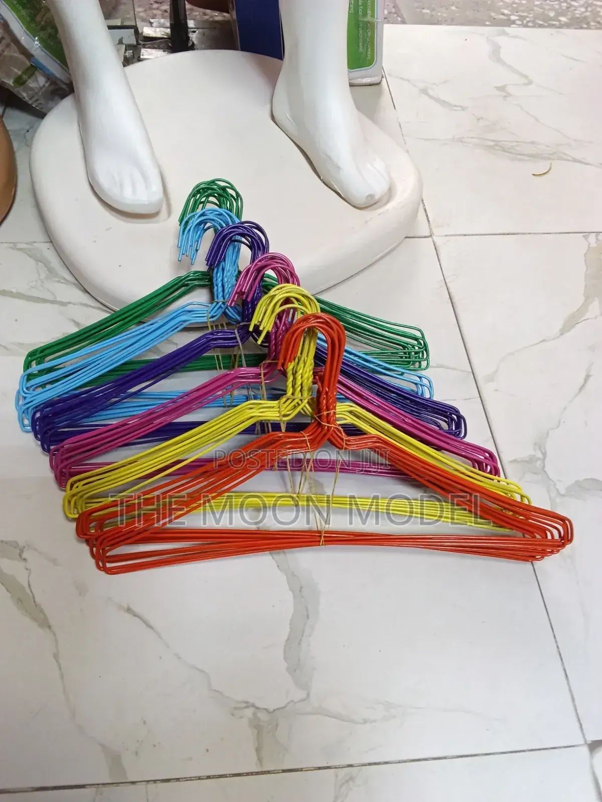 12pcs Coated Iron Hangers