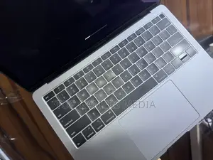 Laptop Apple MacBook Air 2018 8GB Intel Core i5 SSD 128GB