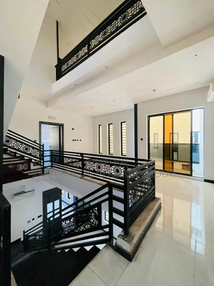 6bdrm Duplex in Magodo Phase 2 for sale
