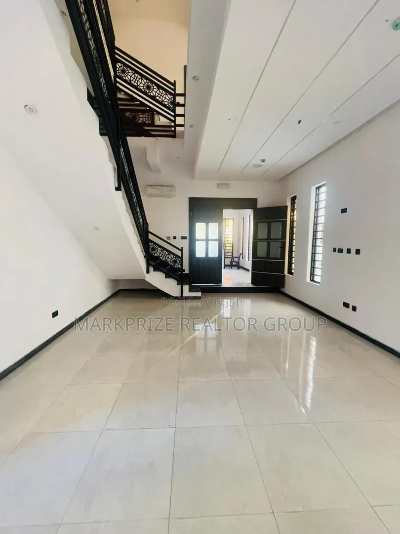 6bdrm Duplex in Magodo Phase 2 for sale